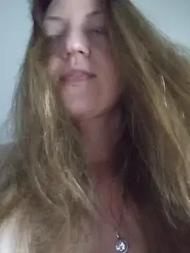 Snapshot of KattyLuuu chatting on 05-15-26, 11:56 KattyLuuu online show from 05-15-26, 11:56