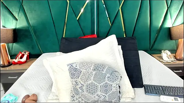 Tamara Myller online show from 04-01-26, 01:41