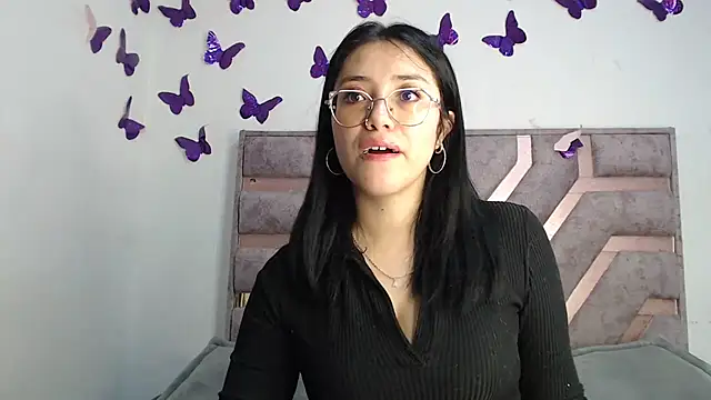 Snapshot of Anny_Fox- chatting on 06-27-26, 04:06 Anny Fox- online show from 06-27-26, 04:06