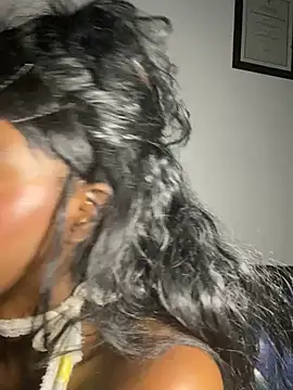 Snapshot of Zizi-campbel chatting on 01-29-25, 11:46 Zizi-campbel online show from 01-29-25, 11:46