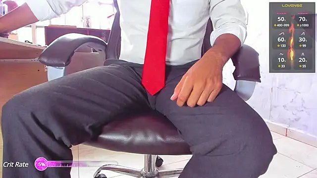 Snapshot of Hideintheoffice chatting on 03-12-25, 04:35 Hideintheoffice online show from 03-12-25, 04:35