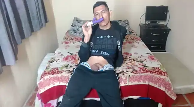 Snapshot of chayanne_odisea chatting on 01-29-25, 12:02 chayanne odisea online show from 01-29-25, 12:02