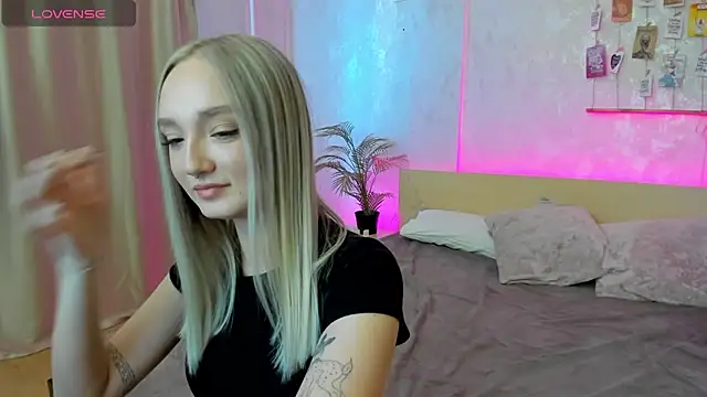 Cheryl  Brown online show from 02-23-25, 03:45