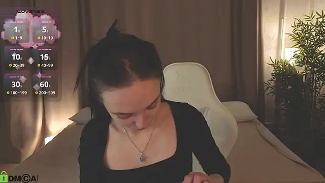 Cheryl  Brown online show from 03-25-26, 01:33