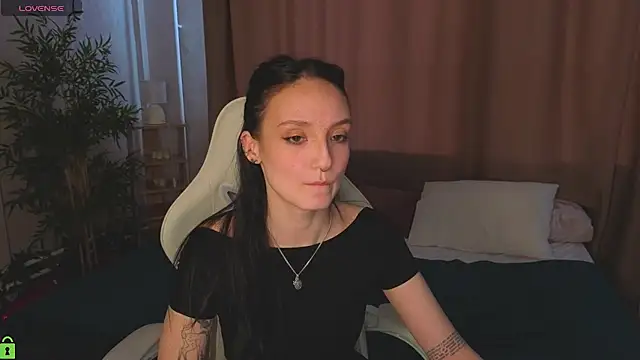 Snapshot of Cheryl__Brown chatting on 06-02-26, 01:07 Cheryl Brown online show from 06-02-26, 01:07