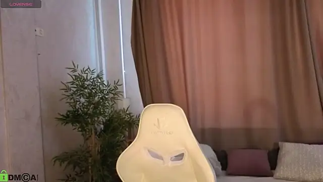Snapshot of Cheryl__Brown chatting on 06-19-26, 01:10 Cheryl Brown online show from 06-19-26, 01:10