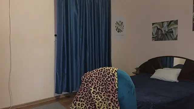 Miss Moren online show from 11-18-25, 02:43