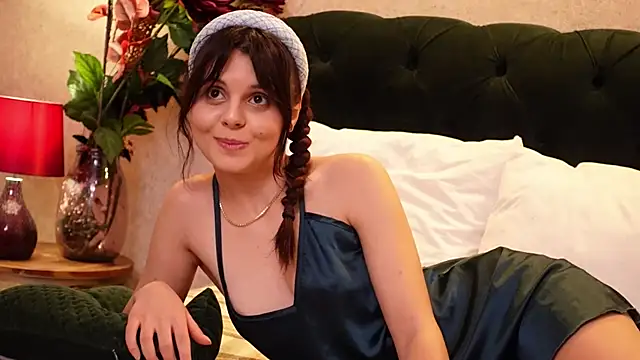 MilenaLyn online show from 12-28-24, 06:28