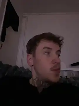 Snapshot of shelovesc chatting on 12-19-24, 10:32 shelovesc online show from 12-19-24, 10:32