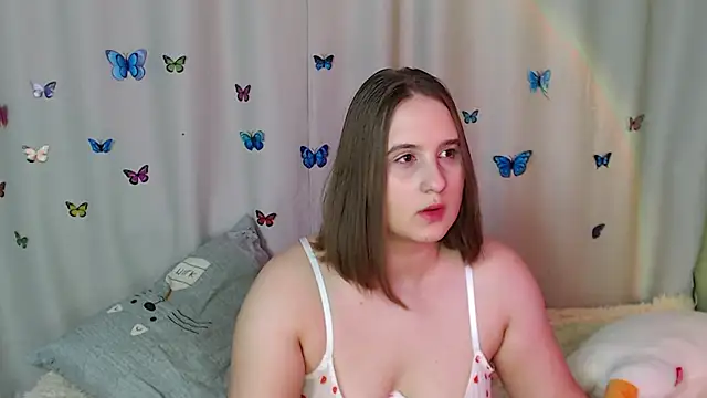 Snapshot of Phantommira chatting on 02-13-25, 12:35 Phantommira online show from 02-13-25, 12:35