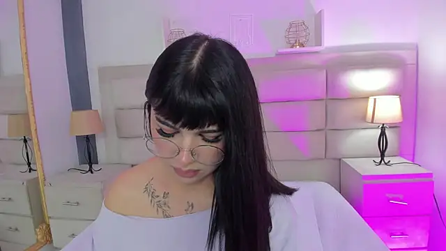 RoseCassie online show from 02-21-25, 04:37