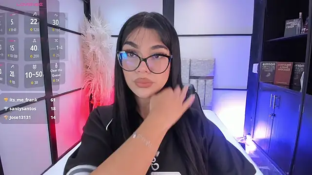 RoseCassie online show from 12-16-25, 01:05