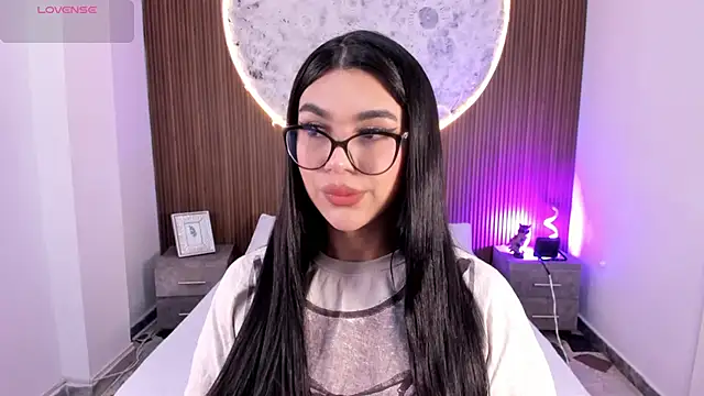 RoseCassie online show from 12-18-25, 01:50