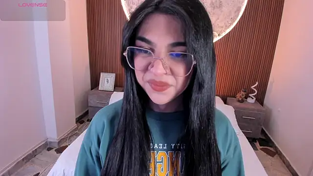 RoseCassie online show from 01-10-26, 01:35