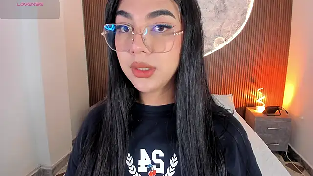 RoseCassie online show from 02-10-26, 01:15