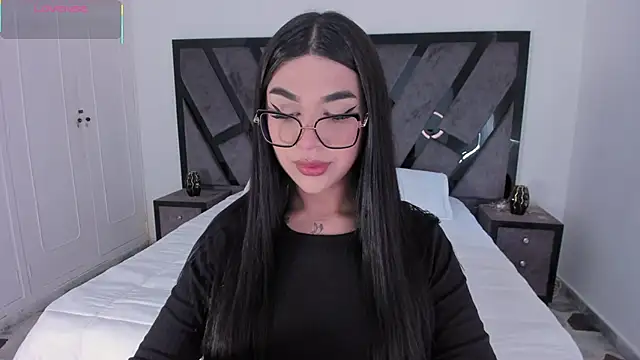 Snapshot of RoseCassie chatting on 04-21-26, 02:01 RoseCassie online show from 04-21-26, 02:01