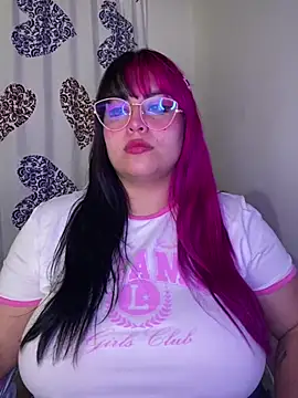 Snapshot of Pinky-Flower chatting on 02-15-25, 12:59 Pinky-Flower online show from 02-15-25, 12:59