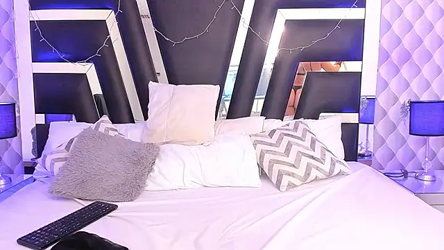 Snapshot of caroo_gomeez chatting on 03-21-25, 03:46 caroo gomeez online show from 03-21-25, 03:46