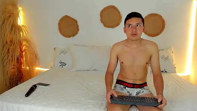 Snapshot of TifannyRossiii chatting on 02-11-26, 01:54 TifannyRossiii online show from 02-11-26, 01:54