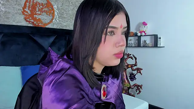 Lily Woodz online show from 10-31-25, 07:04