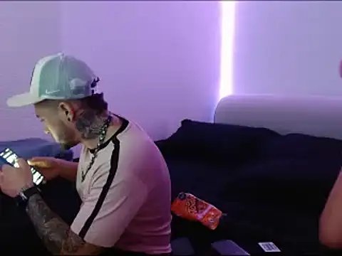 Snapshot of miia-liiam chatting on 01-03-25, 05:06 miia-liiam online show from 01-03-25, 05:06