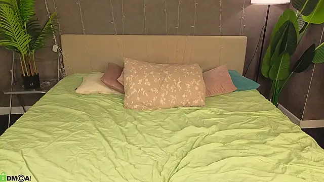 Mollly Rouge online show from 04-27-26, 12:08