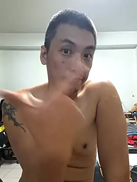 Snapshot of bb770504 chatting on 12-25-24, 02:02 bb770504 online show from 12-25-24, 02:02