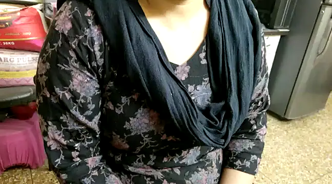 Snapshot of GirlModel7598 chatting on 12-18-24, 09:58 GirlModel7598 online show from 12-18-24, 09:58