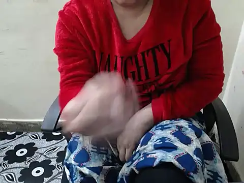 Snapshot of GirlModel7598 chatting on 12-18-24, 07:30 GirlModel7598 online show from 12-18-24, 07:30