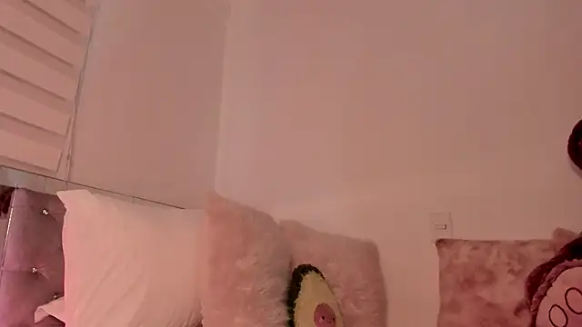 Snapshot of Alissonroses chatting on 07-24-26, 05:11 Alissonroses online show from 07-24-26, 05:11