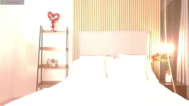 Sienna Blake  online show from 10-10-25, 08:52