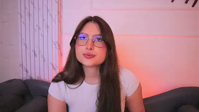 Daisha Riley online show from 12-19-25, 03:57