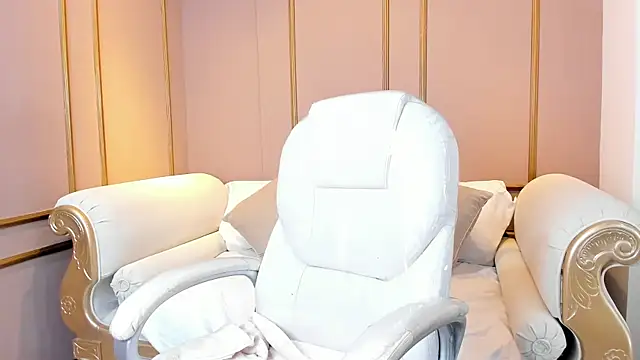 PerlaPreciosa online show from 11-12-25, 04:02