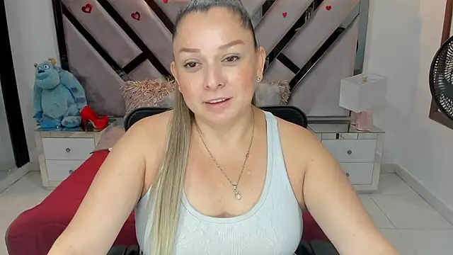 natalia5560 online show from 10-09-25, 12:58