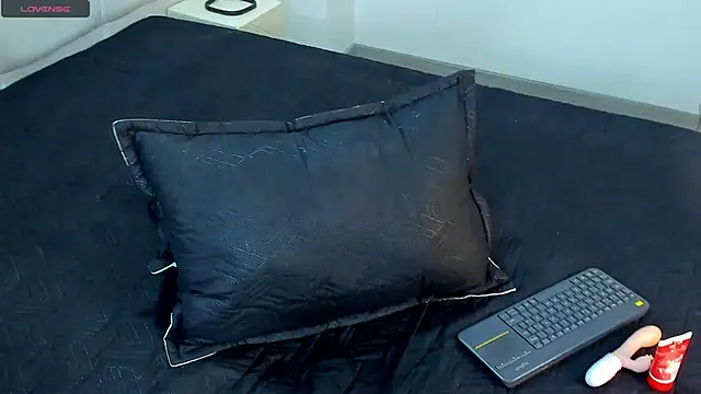 Snapshot of AbrilSonne chatting on 01-08-25, 10:58 AbrilSonne online show from 01-08-25, 10:58