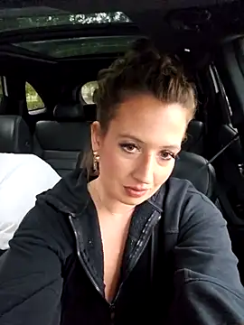 Snapshot of stunnaagirll chatting on 09-15-25, 01:05 stunnaagirll online show from 09-15-25, 01:05