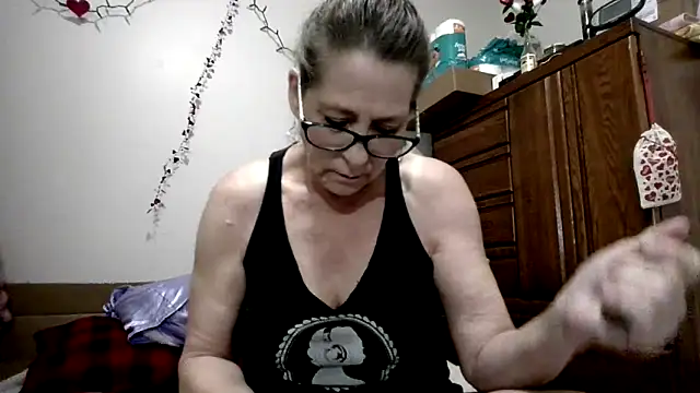 Snapshot of Keywest_Kate chatting on 05-17-26, 11:45 Keywest Kate online show from 05-17-26, 11:45