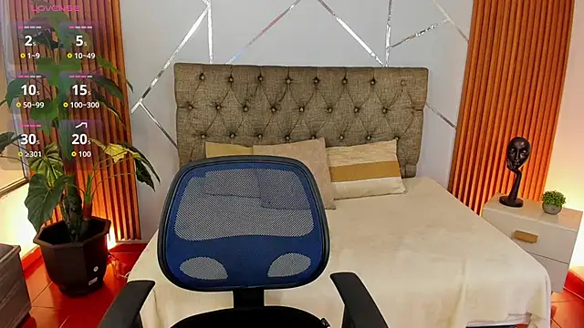 charlottee white online show from 02-16-26, 08:38