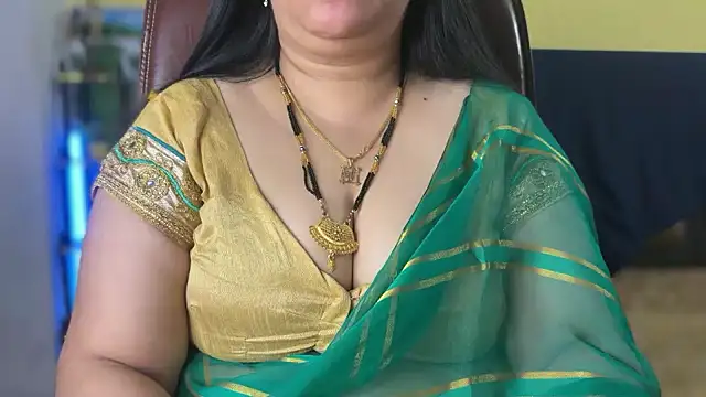 Snapshot of FlatVincy4 chatting on 02-05-26, 04:17 FlatVincy4 online show from 02-05-26, 04:17