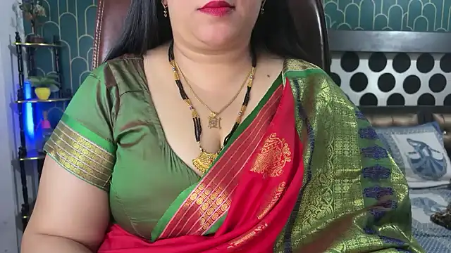 Snapshot of FlatVincy4 chatting on 02-14-26, 06:43 FlatVincy4 online show from 02-14-26, 06:43