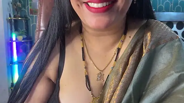 Snapshot of FlatVincy4 chatting on 02-20-26, 05:04 FlatVincy4 online show from 02-20-26, 05:04