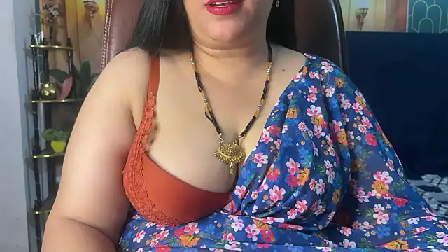 Snapshot of FlatVincy4 chatting on 04-19-26, 10:03 FlatVincy4 online show from 04-19-26, 10:03