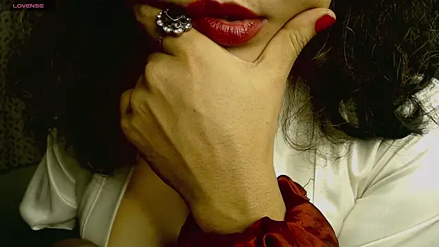 hot menka online show from 11-13-25, 05:45