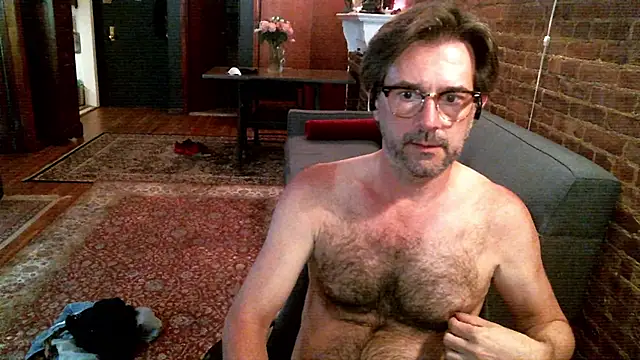 Snapshot of Johnny_Bottoms chatting on 05-18-26, 09:20 Johnny Bottoms online show from 05-18-26, 09:20