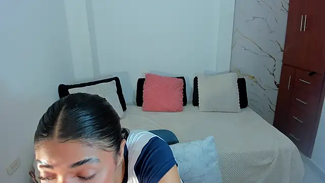 Snapshot of martina_roldam chatting on 06-27-26, 01:21 martina roldam online show from 06-27-26, 01:21