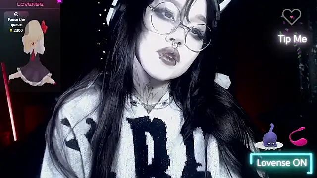 Snapshot of chloe_crystall_killer chatting on 11-16-25, 02:06 chloe crystall killer online show from 11-16-25, 02:06