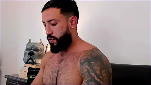 Snapshot of BradLeon_ chatting on 09-23-25, 04:32 BradLeon online show from 09-23-25, 04:32