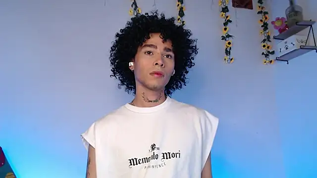 Snapshot of seven7xis chatting on 03-19-25, 05:08 seven7xis online show from 03-19-25, 05:08