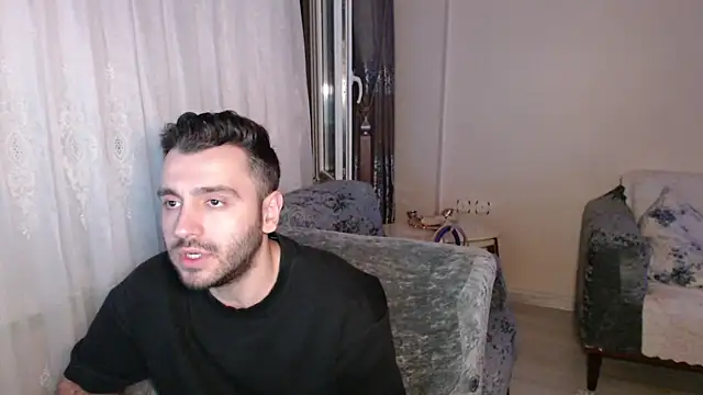 Snapshot of handsomeee04 chatting on 06-19-26, 10:35 handsomeee04 online show from 06-19-26, 10:35