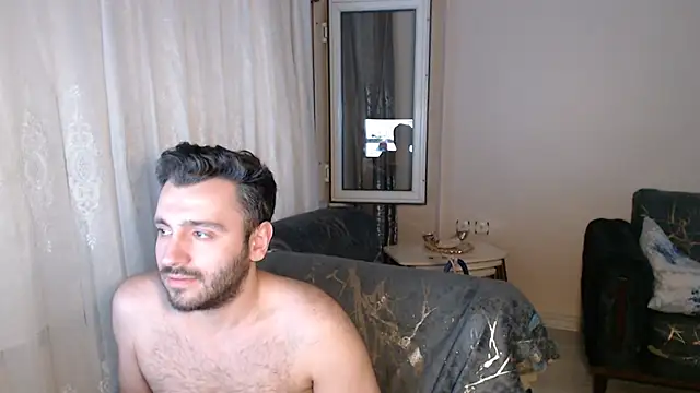 Snapshot of handsomeee04 chatting on 07-08-26, 11:42 handsomeee04 online show from 07-08-26, 11:42